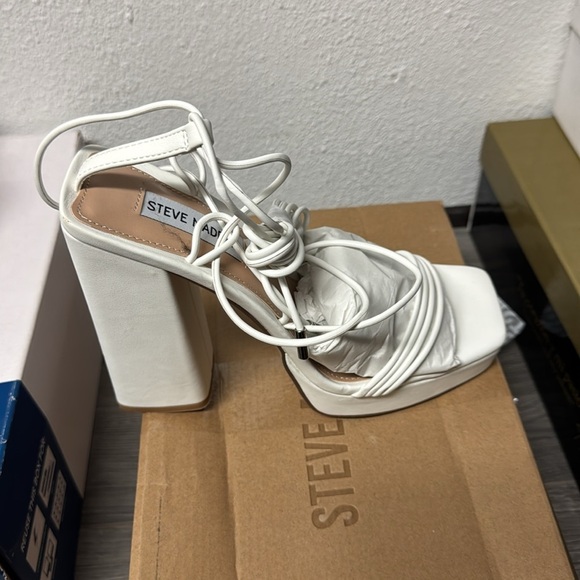 Steve Madden Women's Manzie Ankle-Tie Platform Dress Sandals - Picture 6 of 8